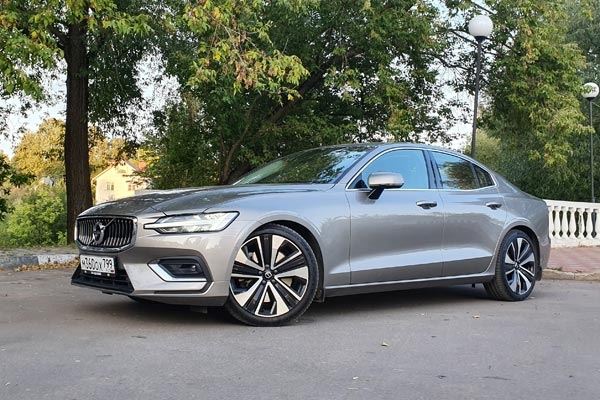 Тест-драйв Volvo S60